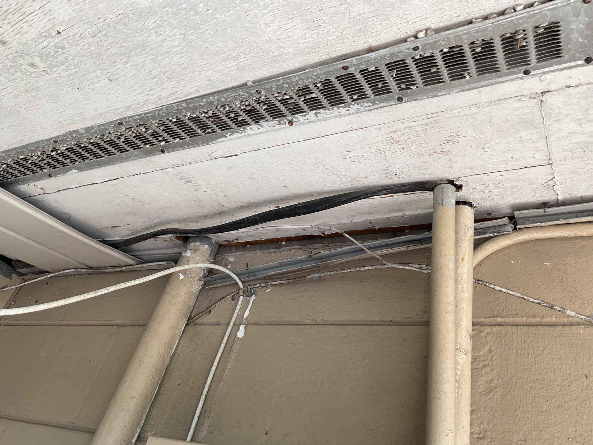 Soffit and Fascia Replacement in Fort Myers FL by Gutter Professors