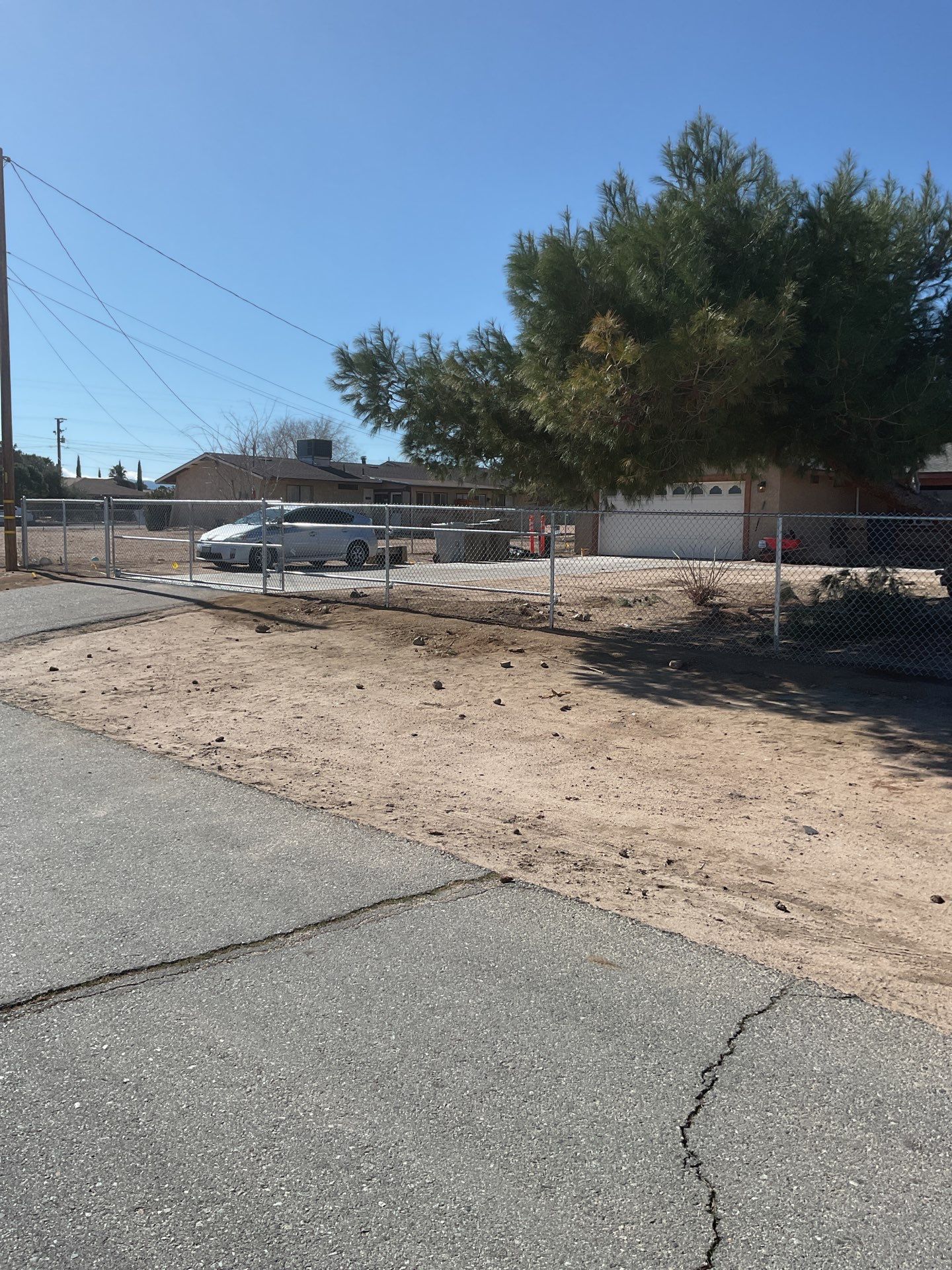 Fence Installation using chain -link by Fence Guys Inc.