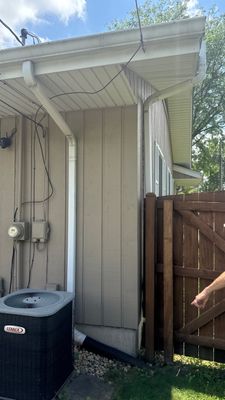 Turtle Shell gutter protection installation in Geneva, IL 60134, photograph 7
