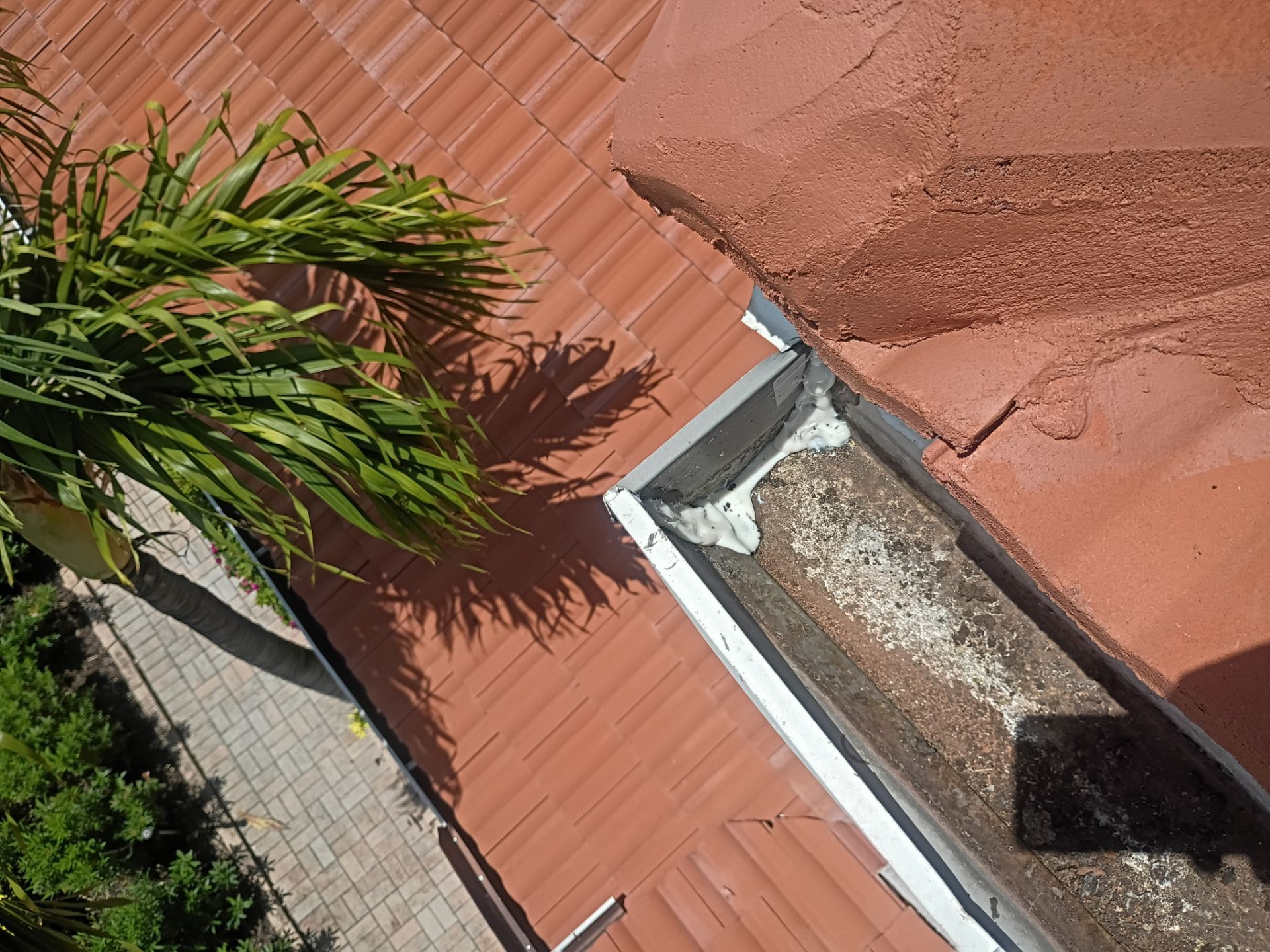 Aluminum Seamless Gutters using seal gutters in Fort Myers FL by Gutter Professors