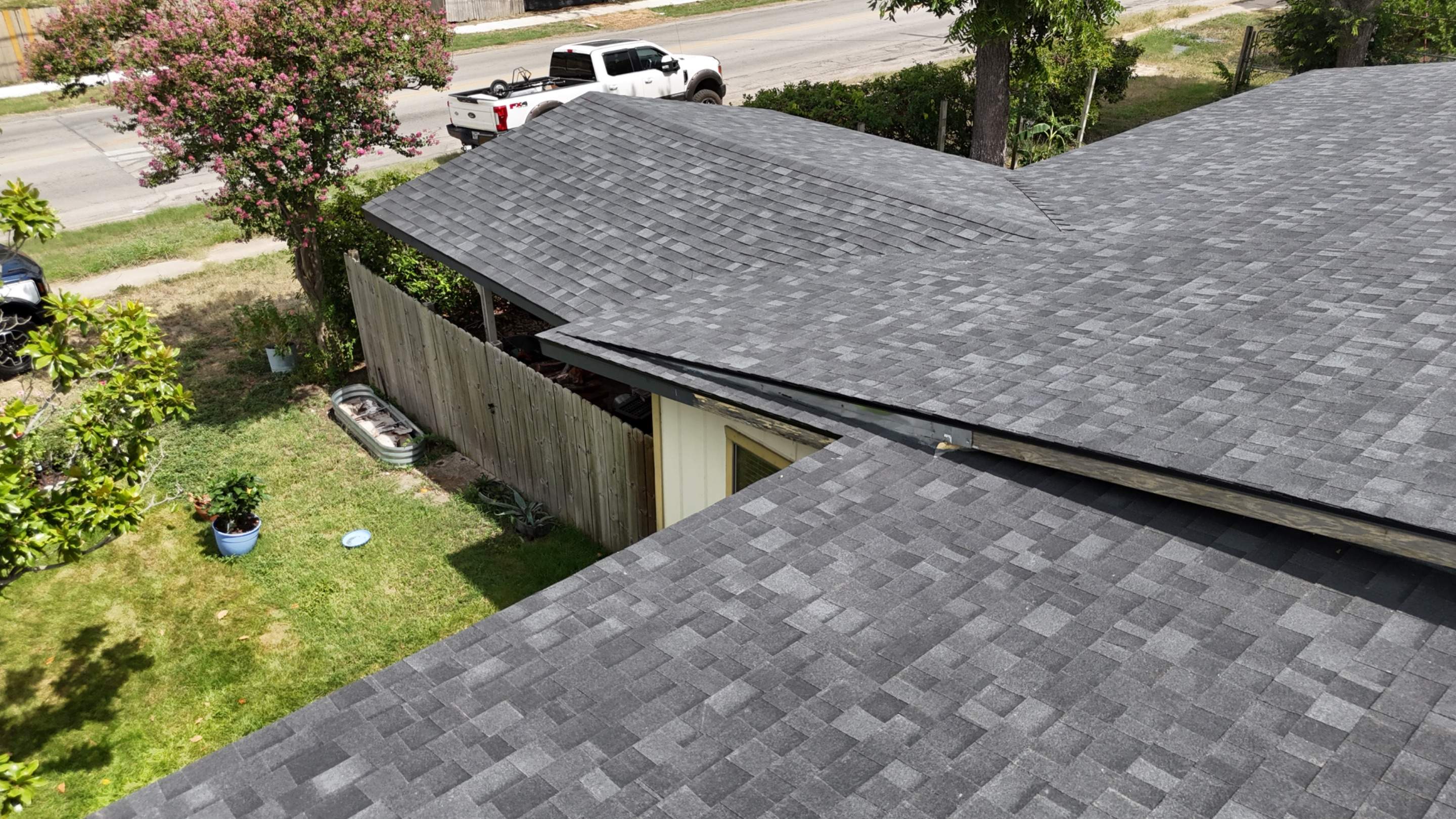 Onyx Black - Owens Corning TruDefinition Duration Oakridge by RoofsOnly.com