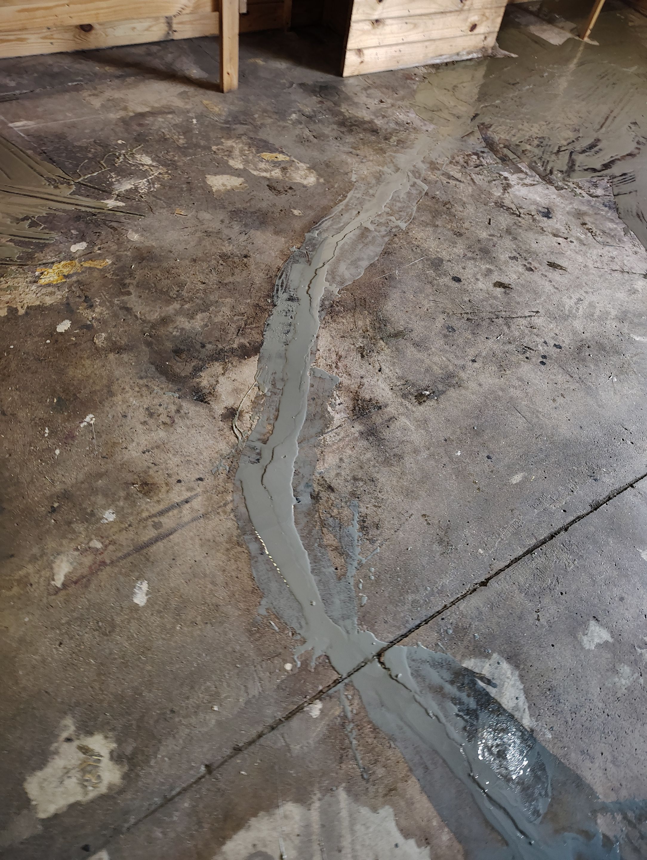 Commercial Epoxy Flake Floor Coating in Emmetsburg, Iowa by Select Painting, Coatings & Garage Cabinets