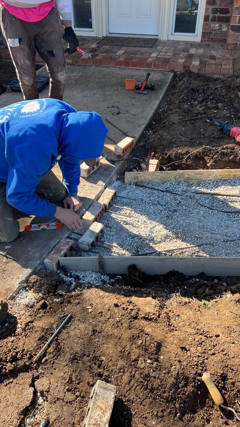 Concrete sidewalk using Concrete by Clays Services Inc