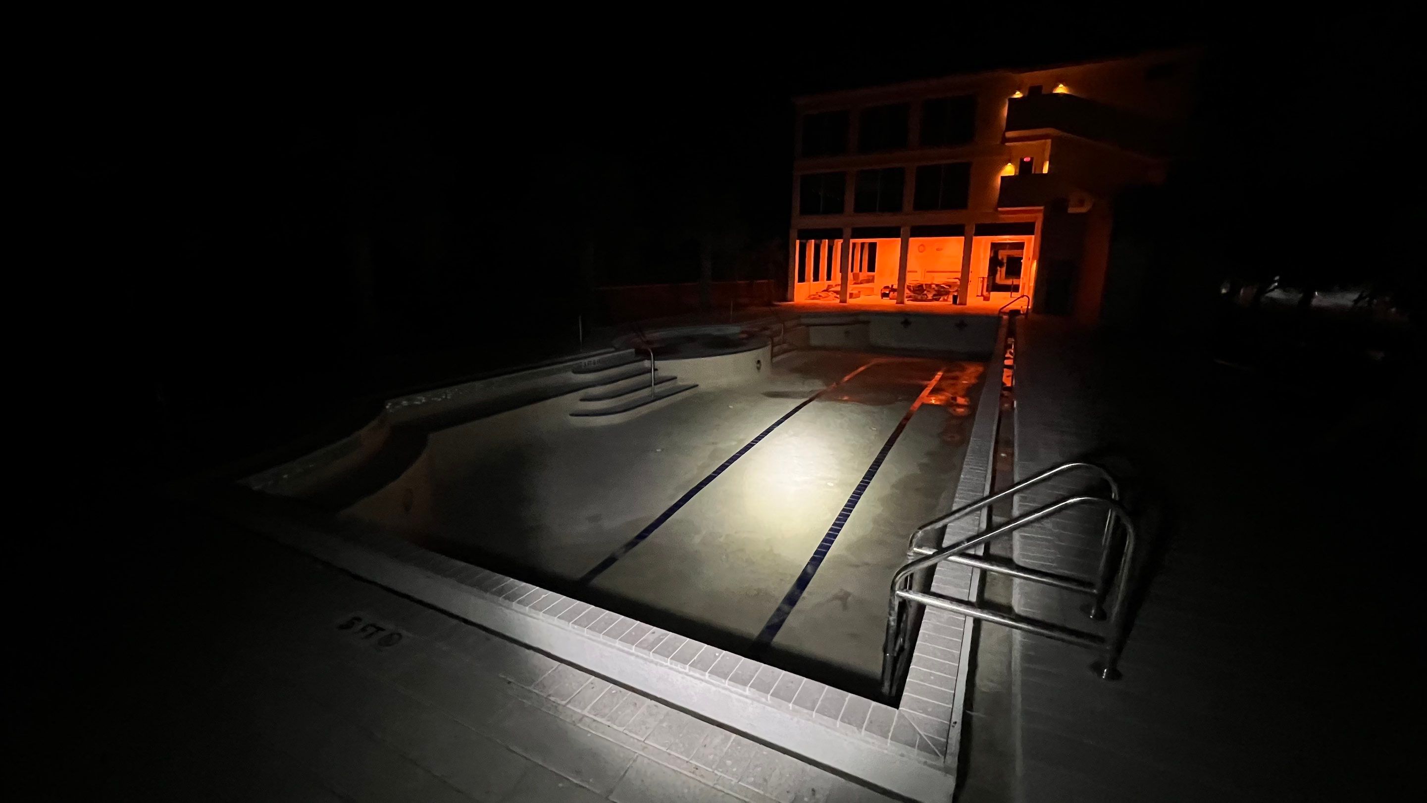 Beachside Community Club Pool Cleanout by APS Power & Water