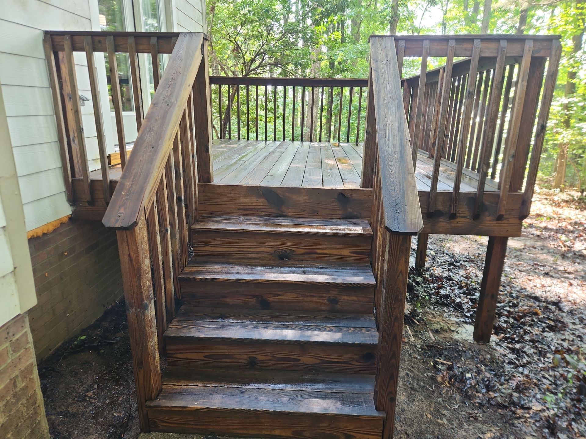 Wood Deck using Wood Sealant by DuraSeal