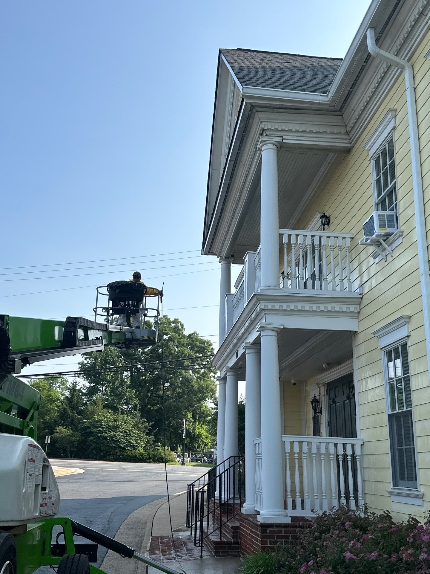 Commercial Exterior Painting Services for Mainstreet Bank in Leesburg, VA by My Painter 