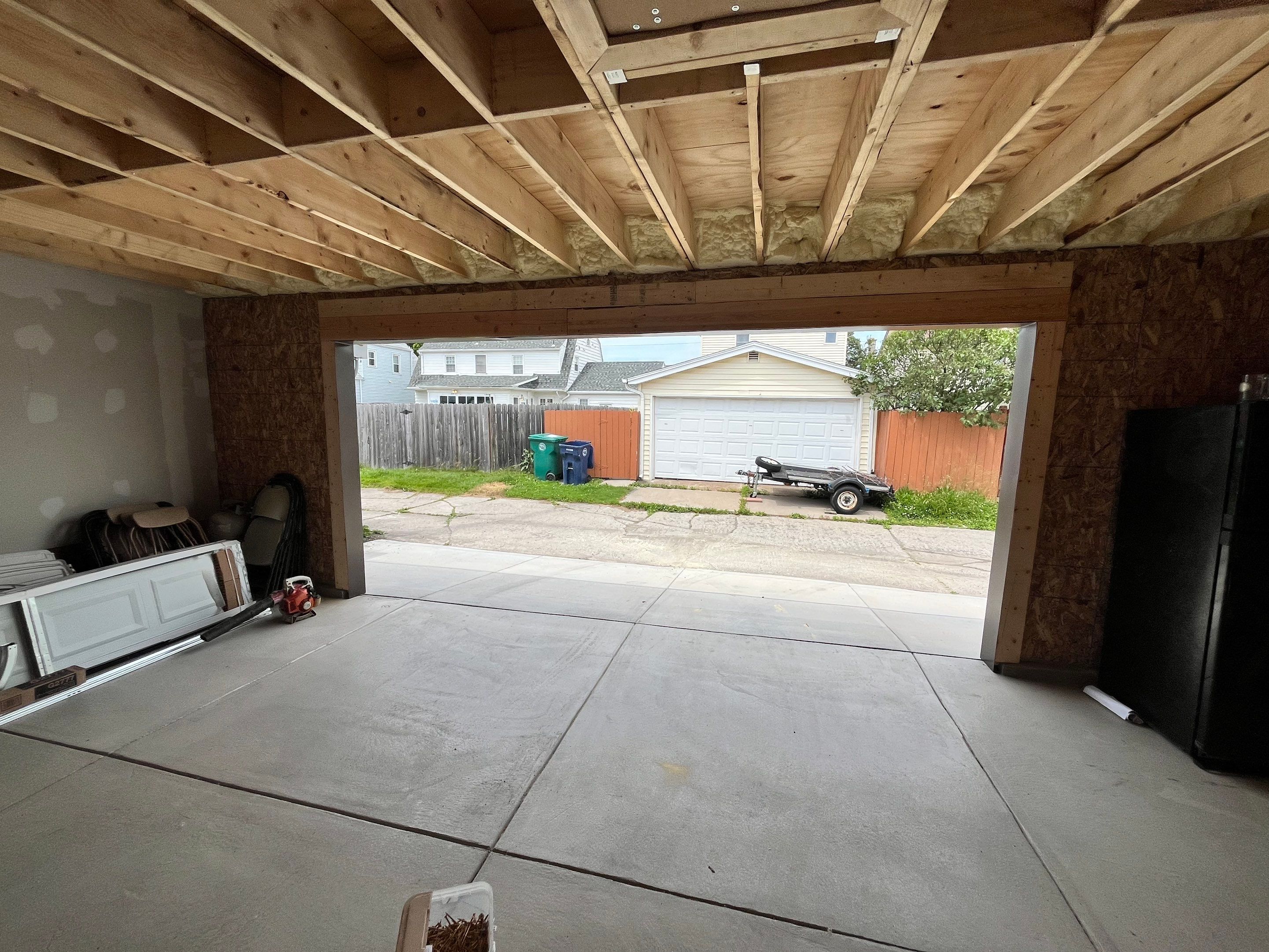 Garage by Ivy Lea Construction