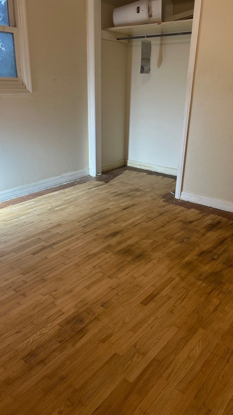 Under Carpet Reveal  by Footprints Floors of Nashville