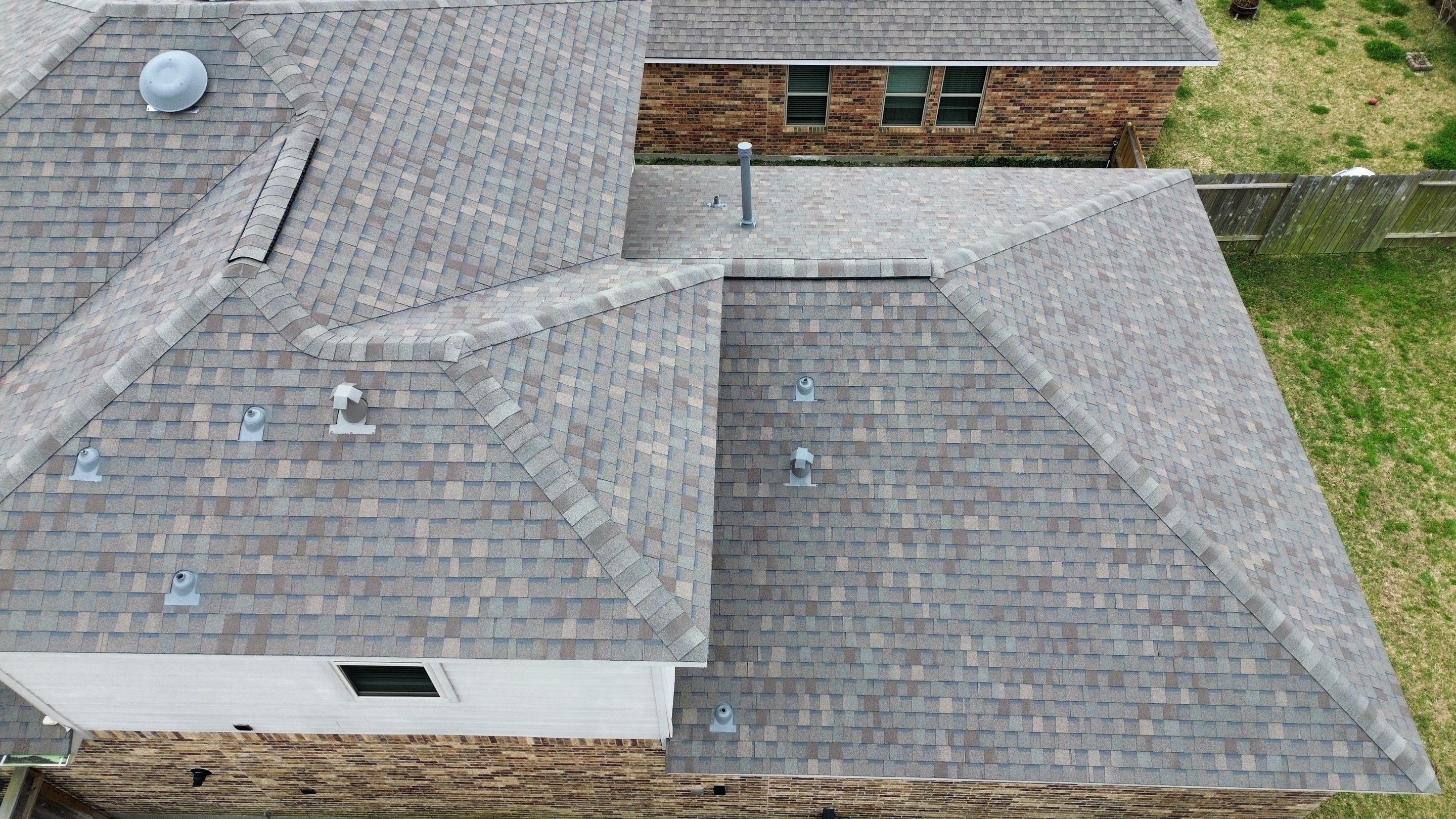 New Caney Roof Installation using Atlas Pinnacle Pristine by Modern BYLT Roofing & Construction