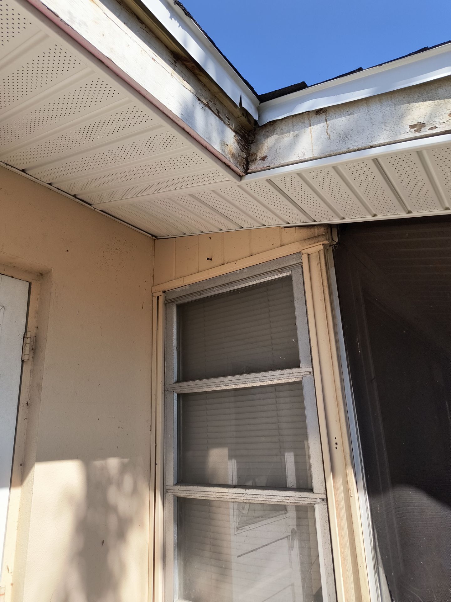 White Soffit and Fascia Upgrade in Sarasota FL by Gutter Professors