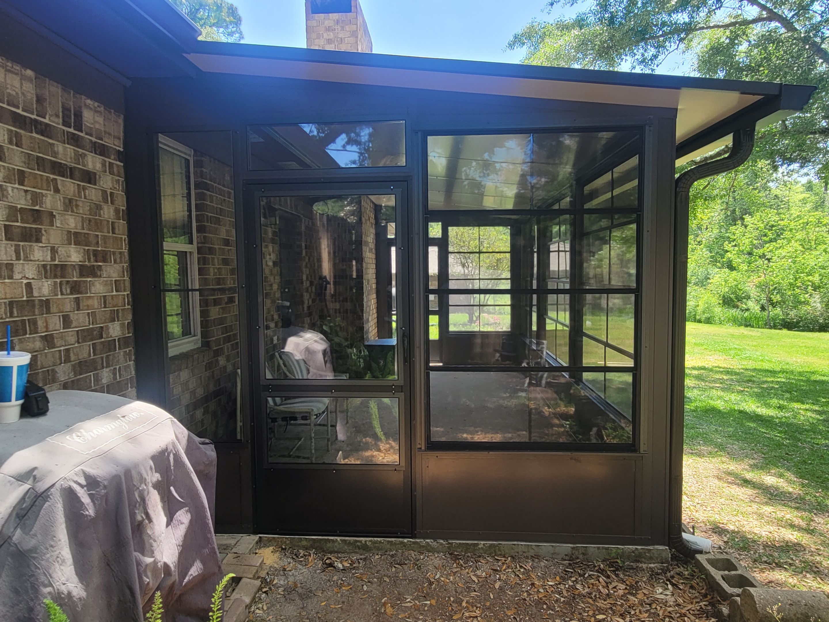 Pensacola Screen Room Using Colorbeam by Titan Sunrooms