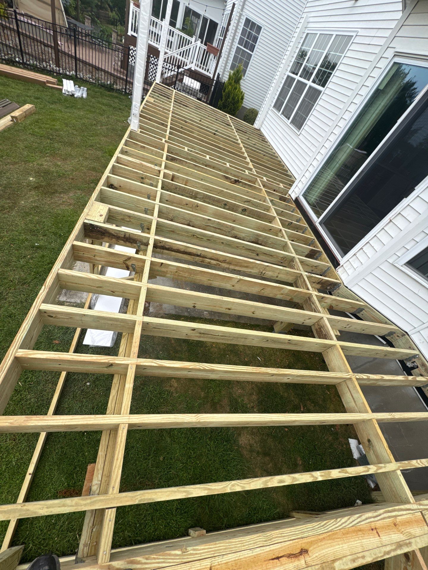 New Deck using Deckorators Venture - Color Sandbar by deck guardian