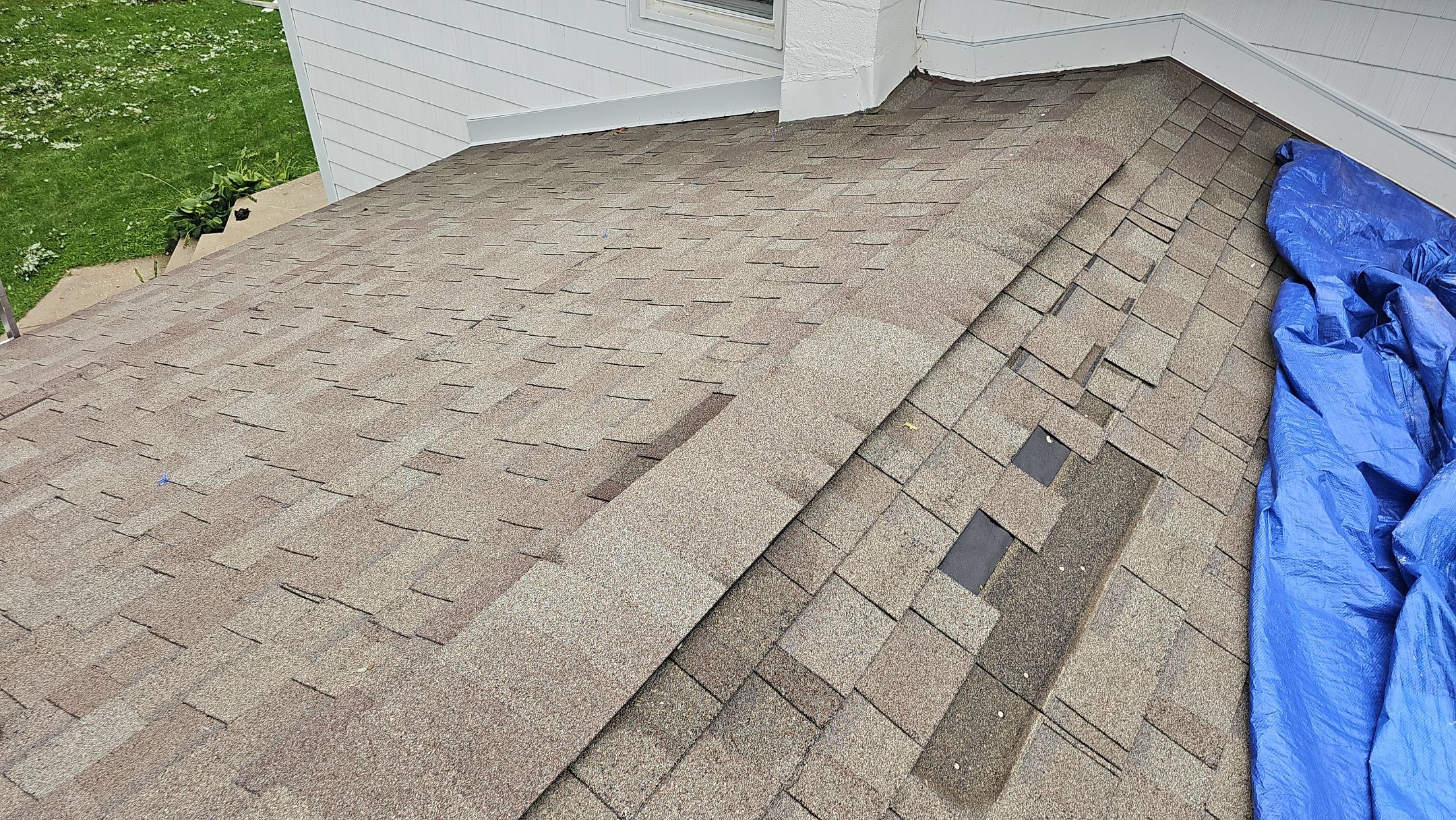 ATLAS PINNACLE COLOR: BLACK SHADOW by Eagle Eye Roofing