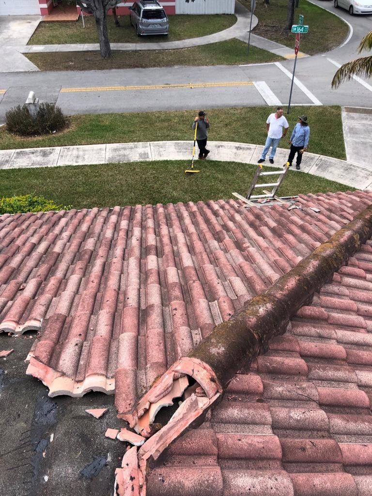 Metal Roof - Galvalume - Charcoal by Istueta Roofing