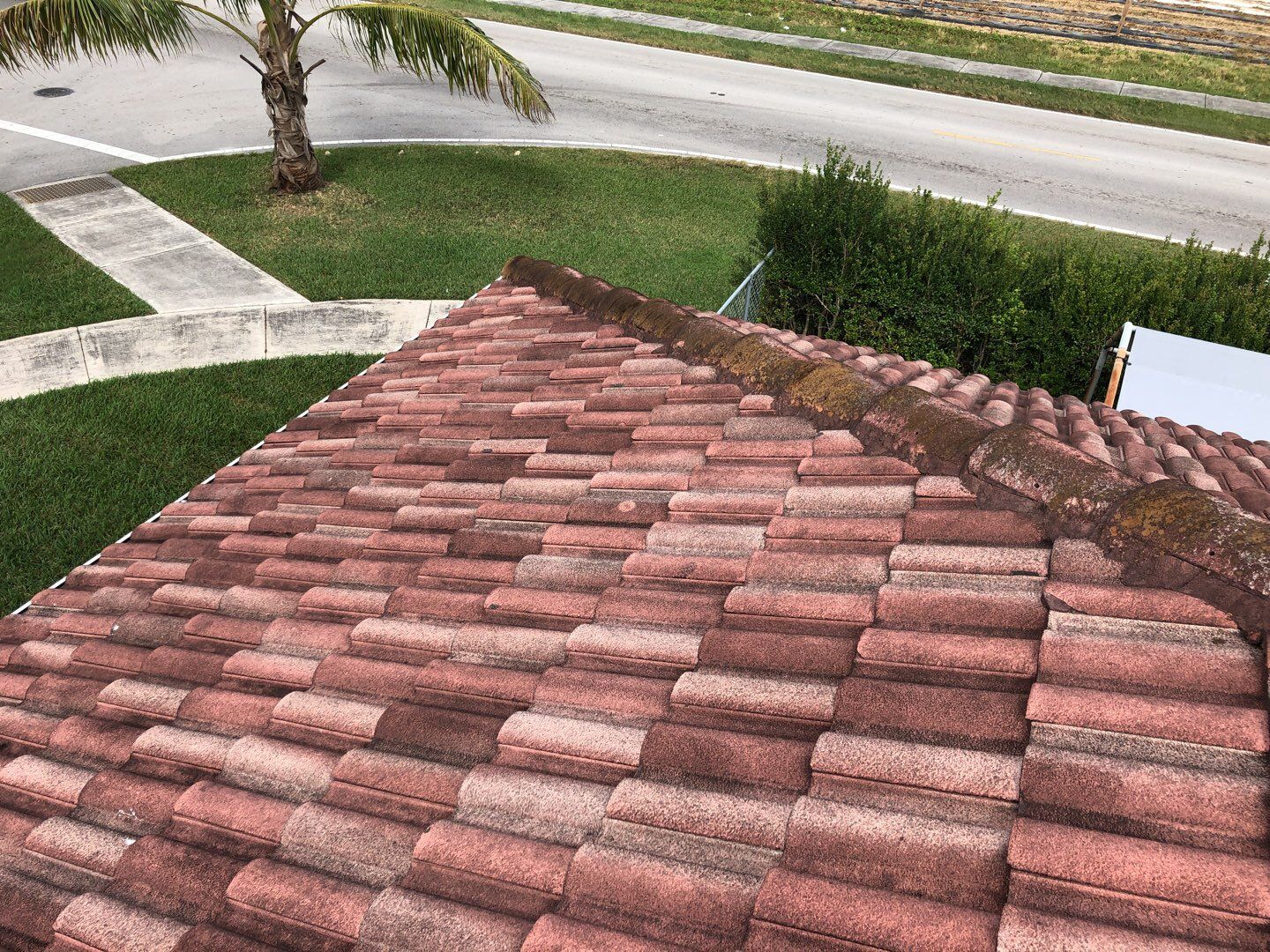 Metal Roof - Galvalume - Charcoal by Istueta Roofing