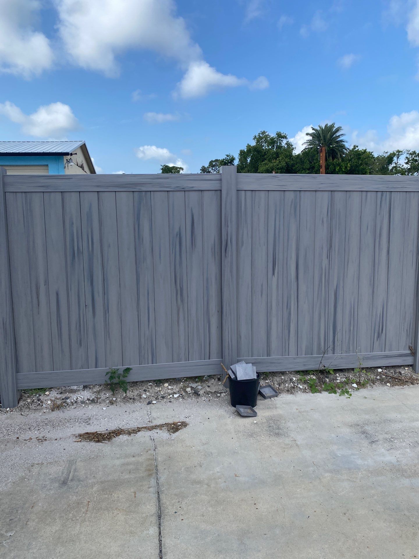 980 Cattlemen Rd  by H&Y Fence