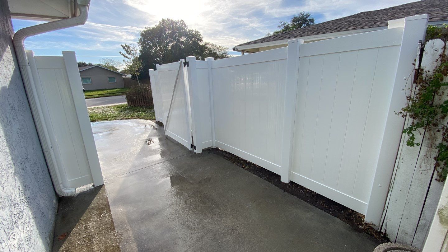 Sarasota, FL White Vinyl Privacy Fence by Asap fence and gates, LLC