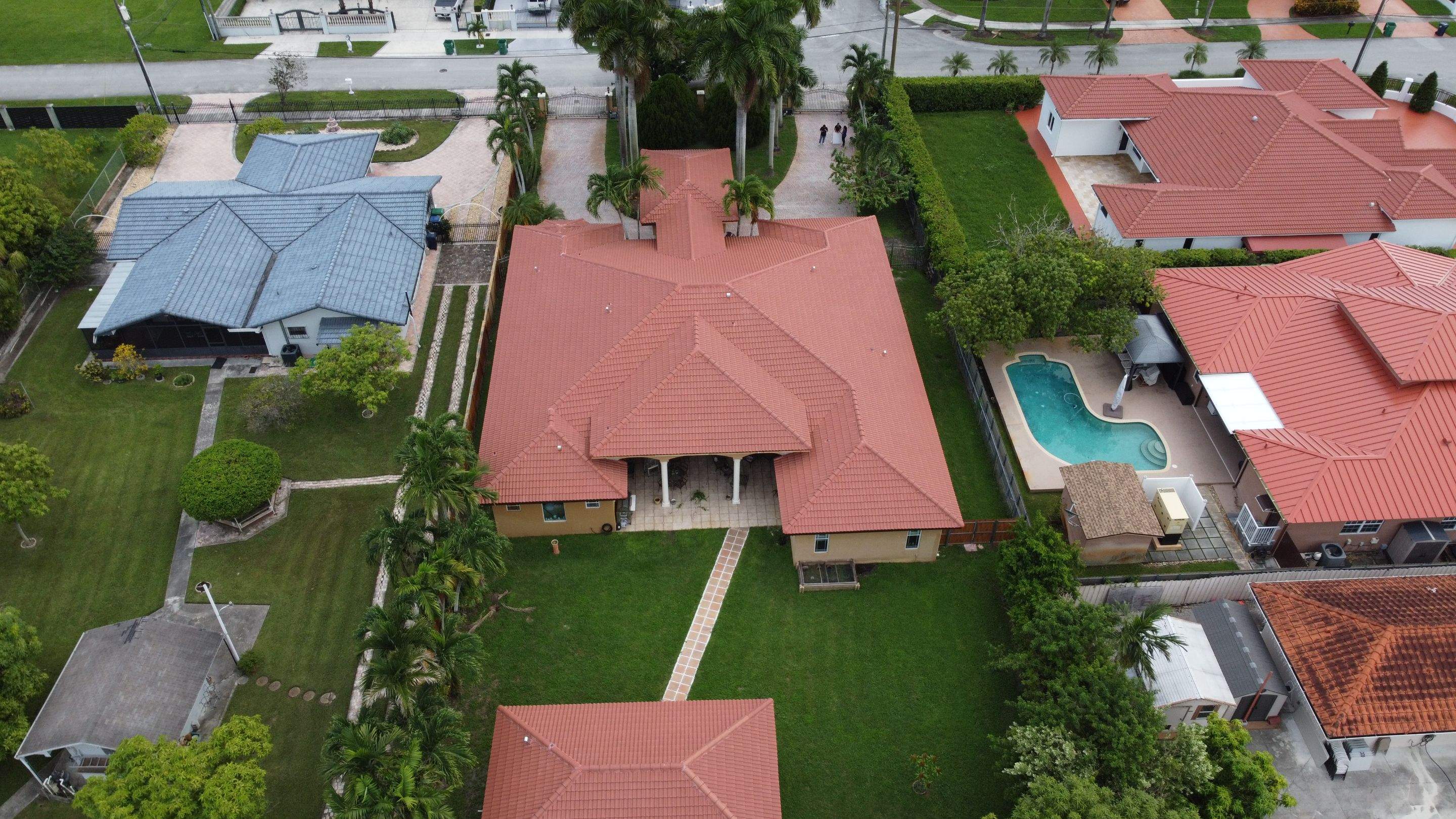 Crown - Tuscany - Adobe Range by Istueta Roofing