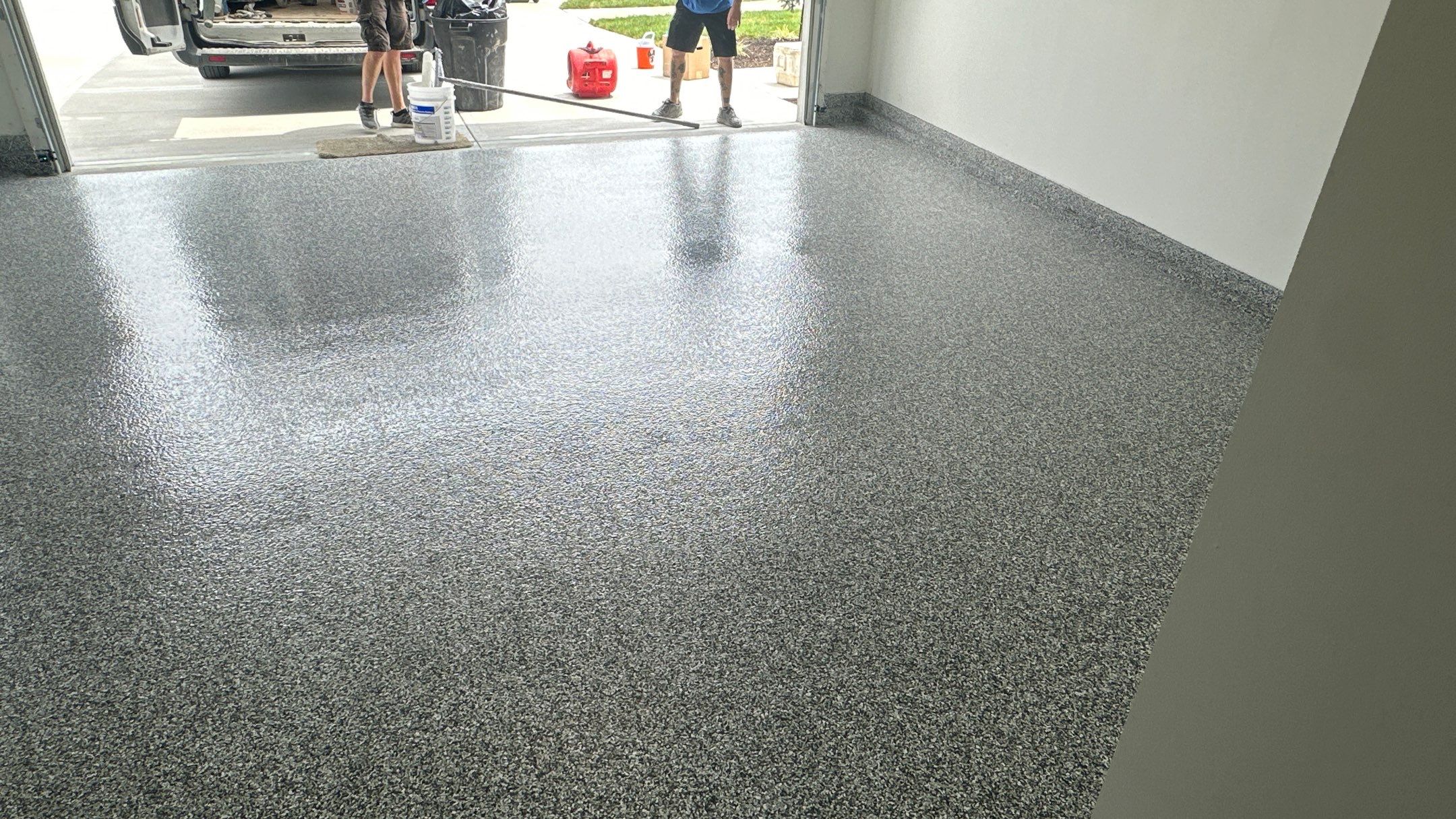 Stonhenge flake floors just look great. Wow!!! by Banner Garage