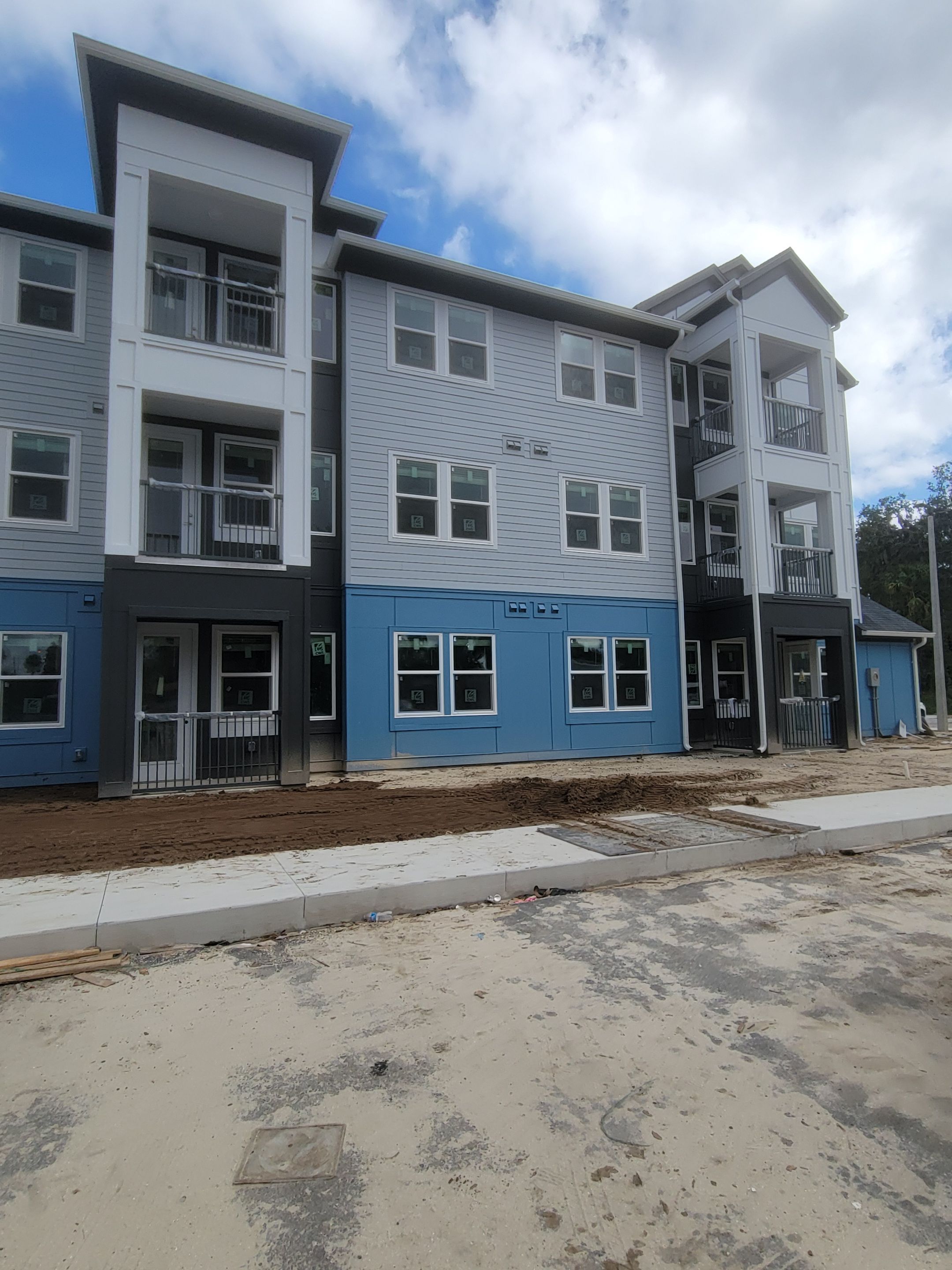 7-Inch Seamless Gutters for Large Roofs in Daytona Beach FL by Gutter Professors