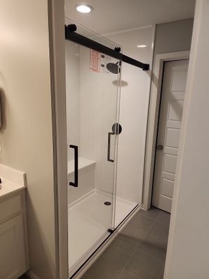 Bathtub replacements with new Onyx walls