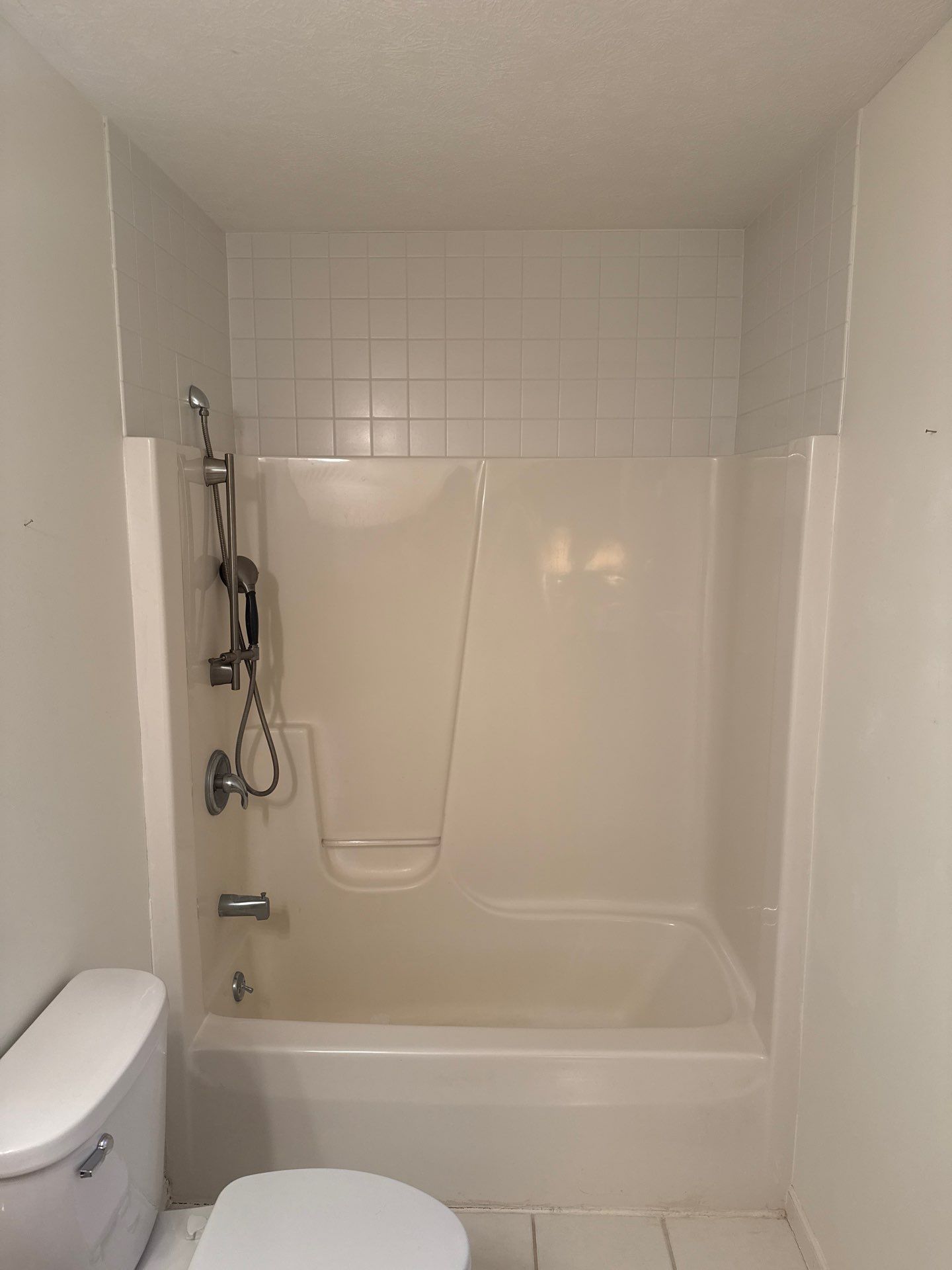 Bath Remodel in Traverse City by Rainbow Seamless Systems