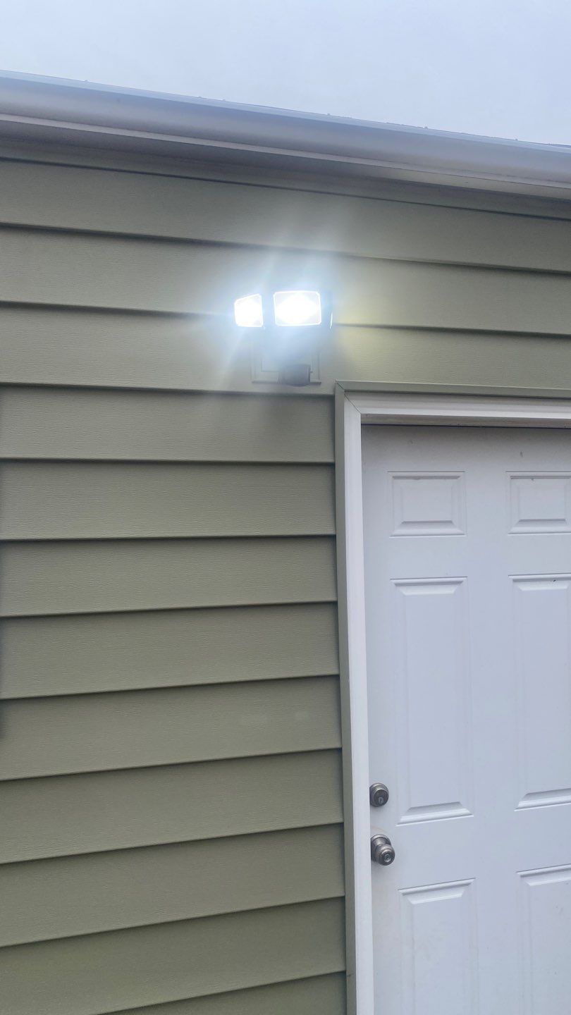 A whole new look for this Gladstone Home  by EEC  Windows, Siding & Roofing 