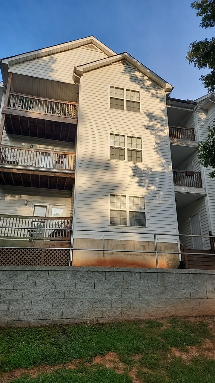 Appartment cleaning by Power Wash Masters LLC