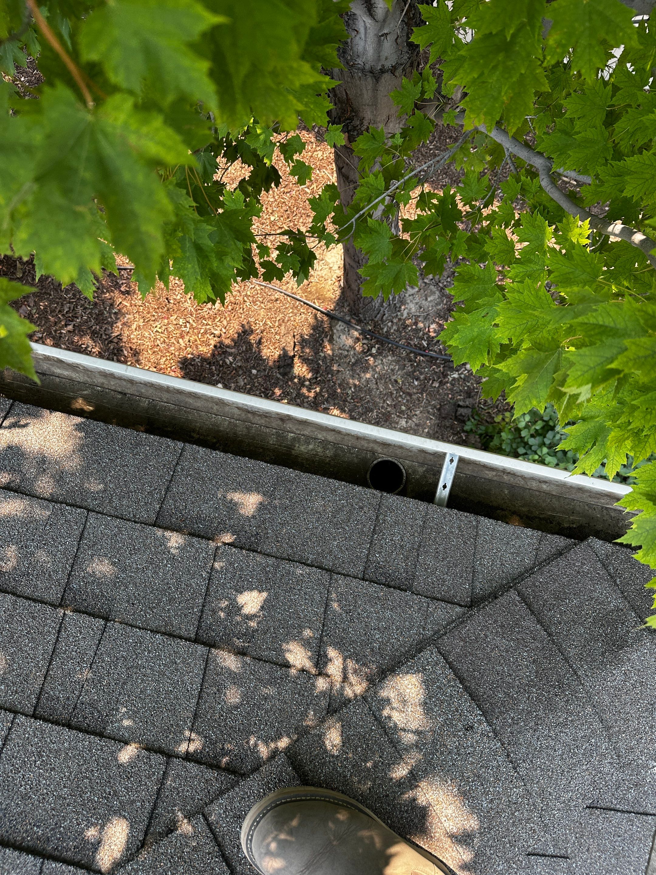Commercial gutter cleaning Nampa & Caldwell, ID after photo with clean gutters
