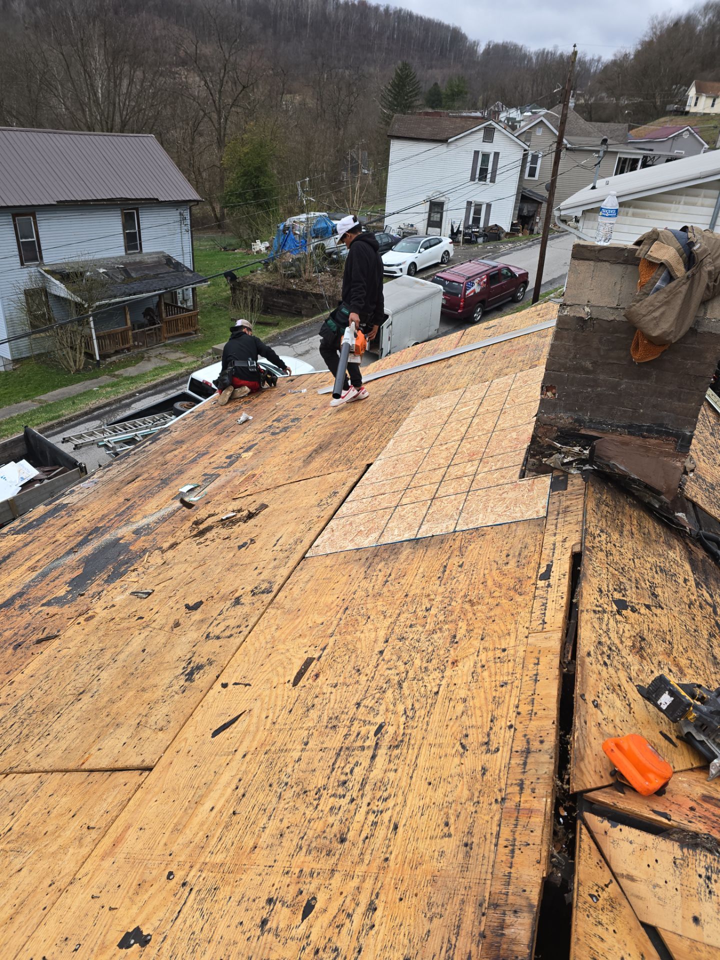 Residential Roofing Installation using GAF Timberline HDZ Biscayne Blue by Rainstoppers Roofing