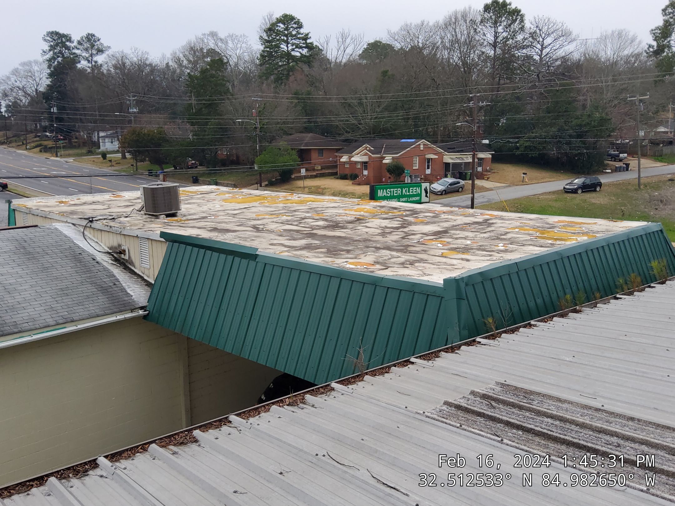 Master Clean Roof and Gutter Cleaning by iGreen Solutions