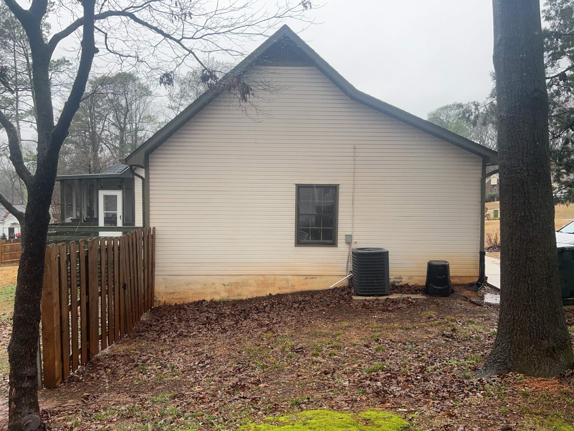 Siding Replacement using Mastic Carvedwood Vinyl Plank by Freedom Exteriors