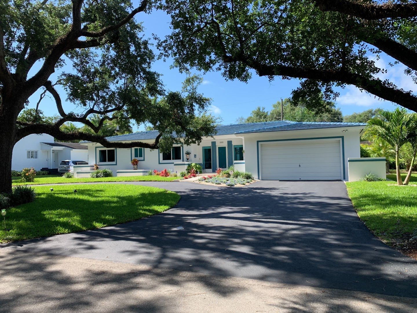 Ludowici - Classic 16 - Mediterranean Blue Gloss by Istueta Roofing