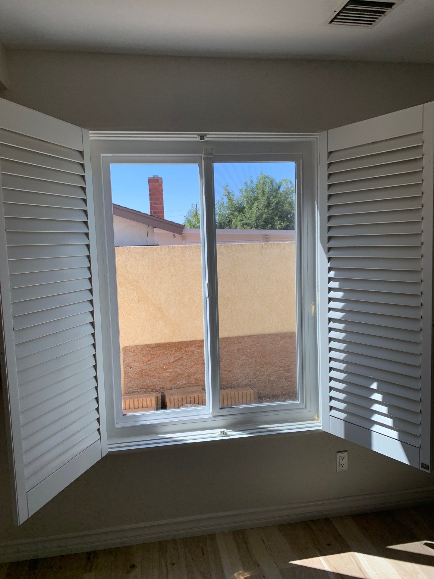 Window Installation using Milgard to fix leaks by American Window Company