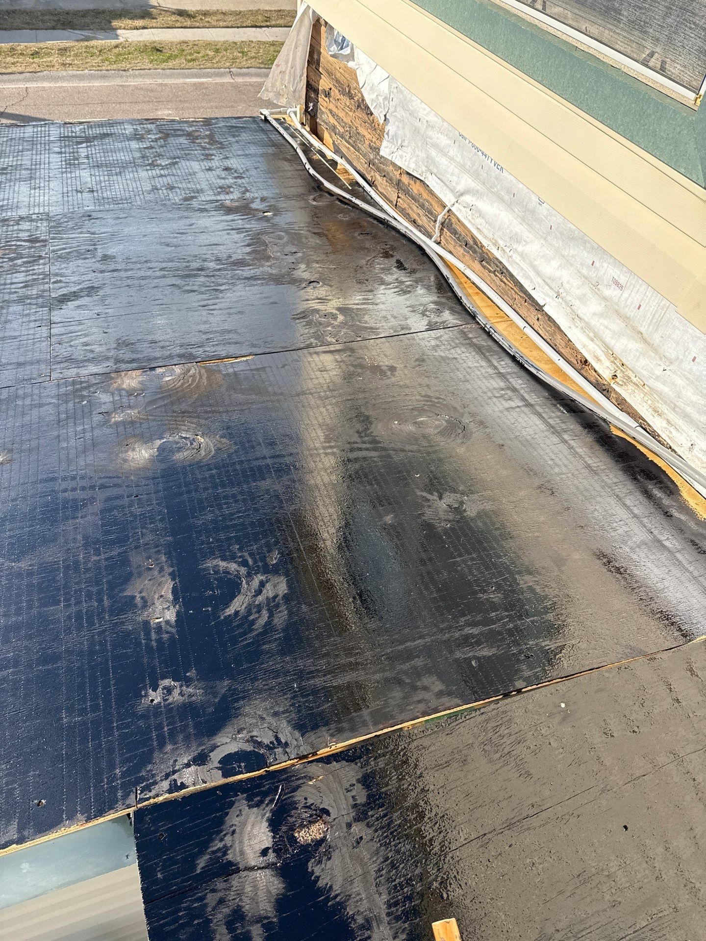 Mustang Island Flat Top by Bayfront Roofing and Construction