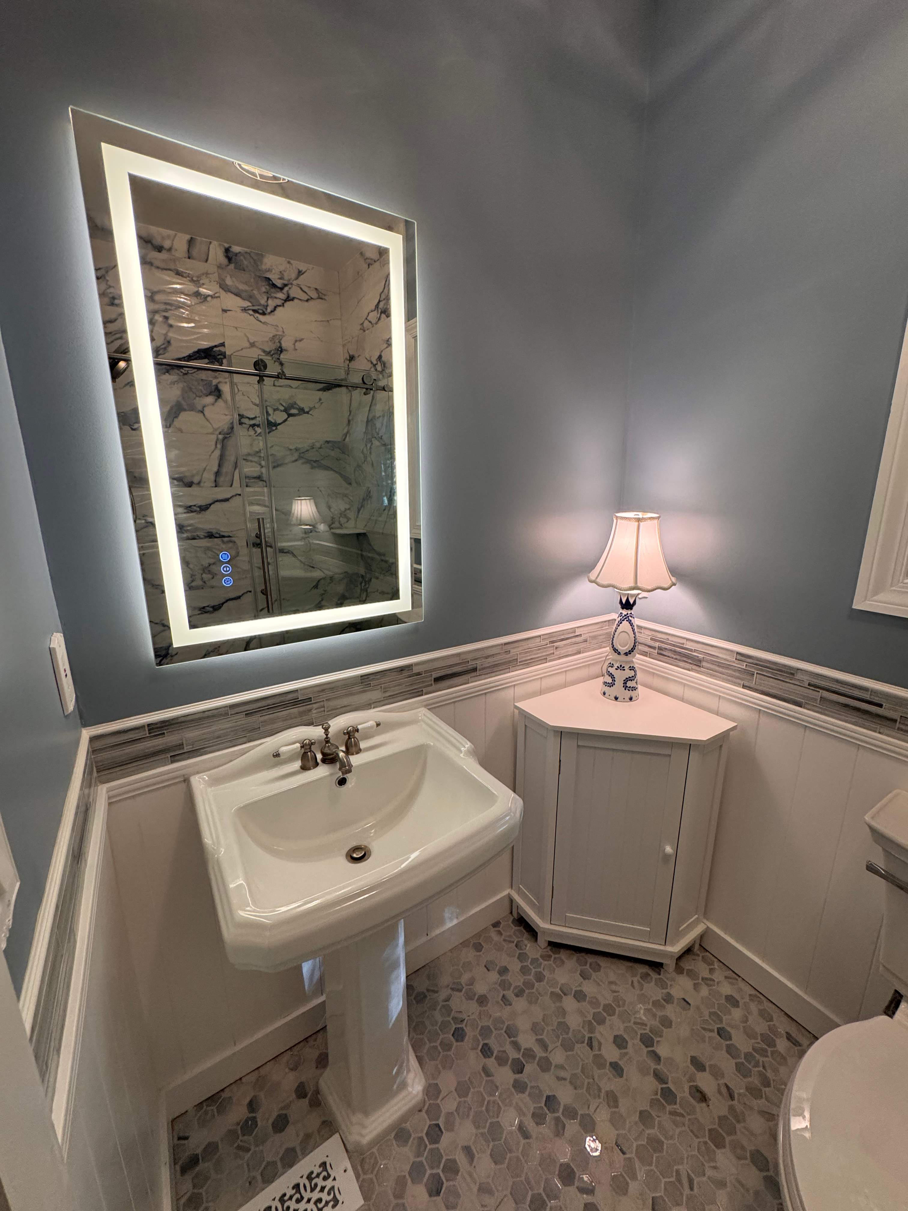 Guest bathroom renovation by Prudencio