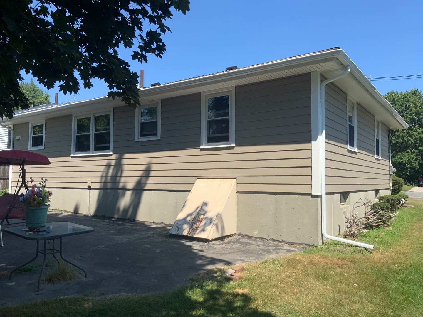 Siding Installation using Everlast Composite Siding by UBrothers Construction