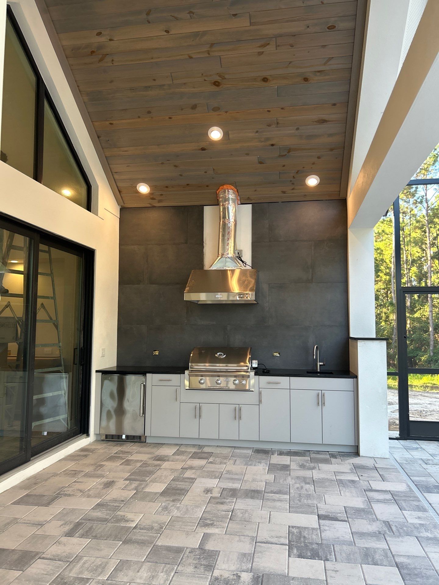 Custom Obsidian by Lyons Heritage Tampa, LLC
