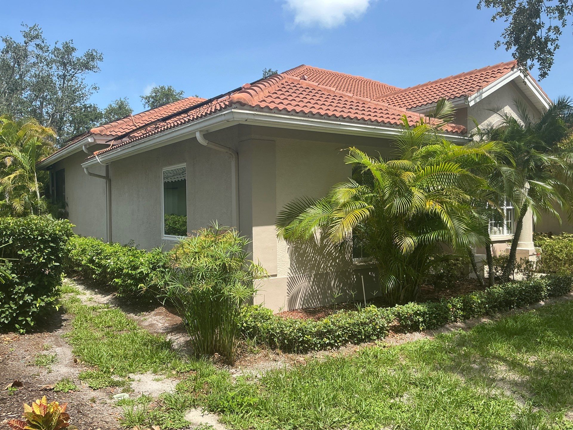 6-inch White Seamless Gutters Installation by Gutter Professors