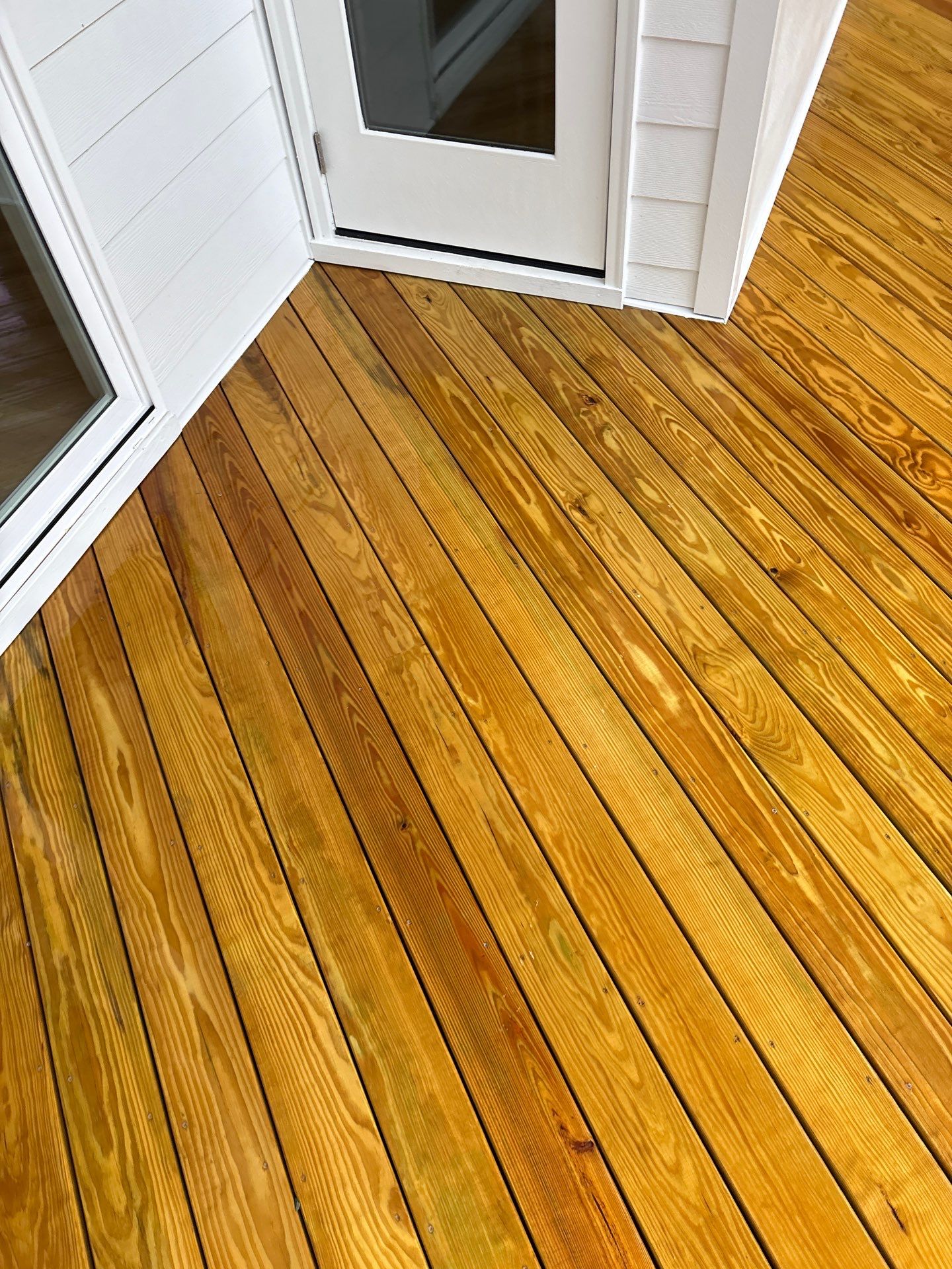 Wood Deck using Wood Sealant by DuraSeal