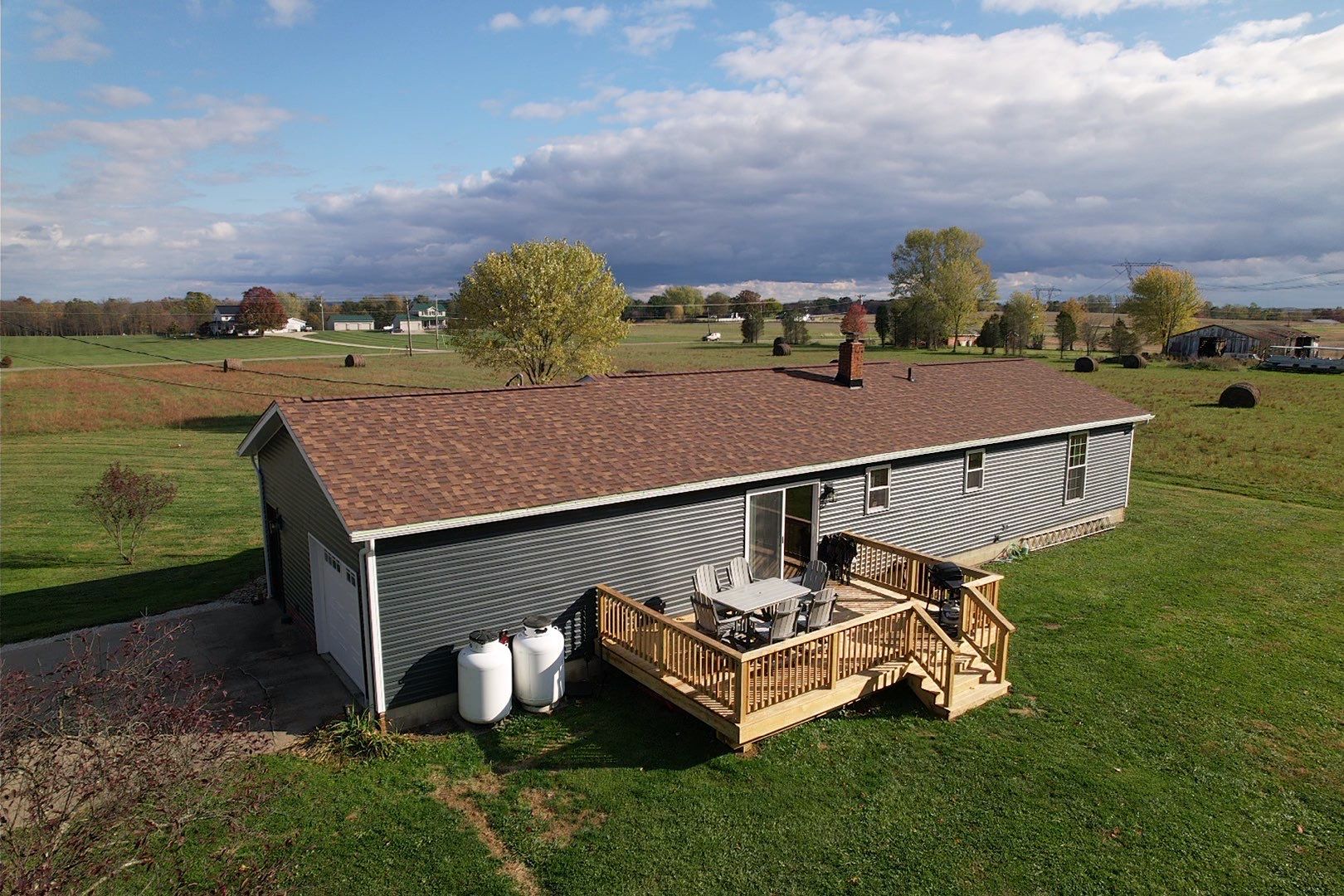 Dellroy Ohio Shingle Roof, Siding and Deck Installation by Pine Ridge Roofing LLC