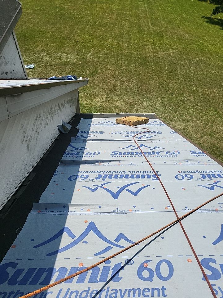 ATLAS PINNACLE COLOR: WEATHERED SHADOW by Eagle Eye Roofing