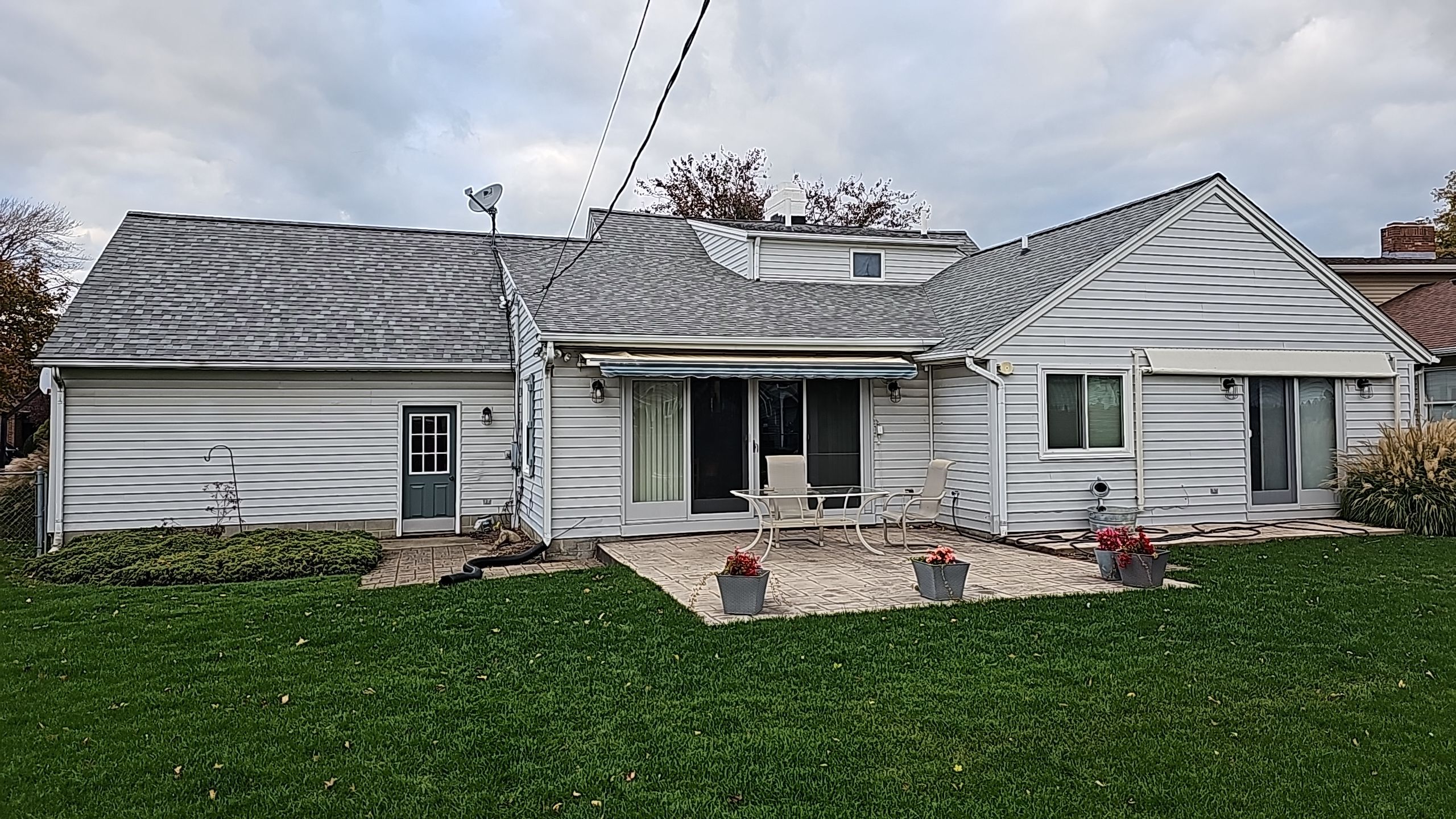 CertainTeed Restoration, Color, Midnight by Eagle Eye Roofing