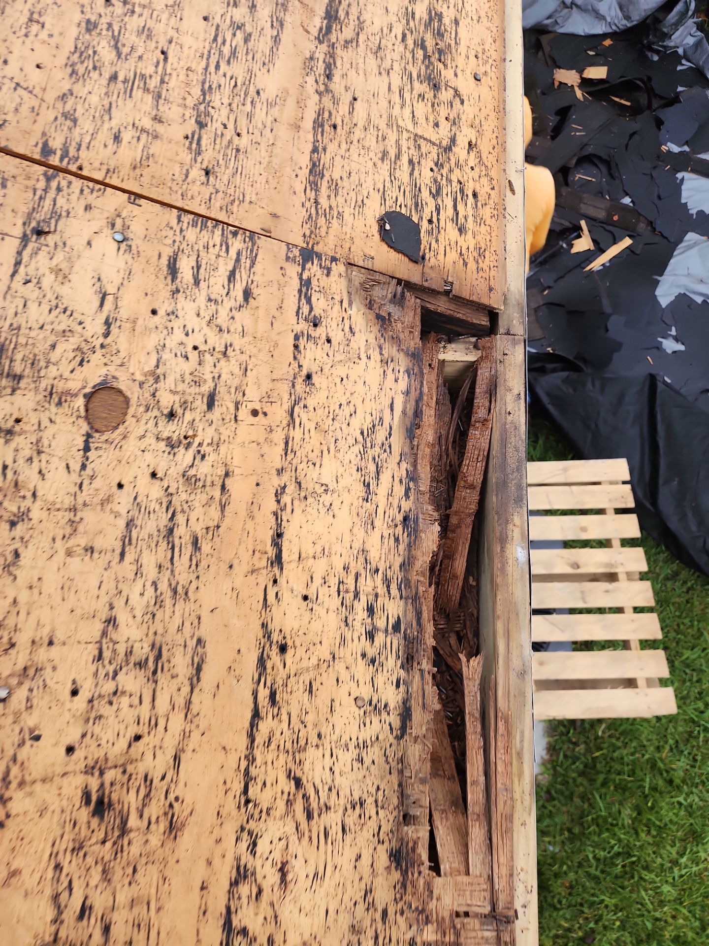 Residential Roofing Installation using Owen's Corning Duration (Lifetime) Shingles by Roof Repair Company