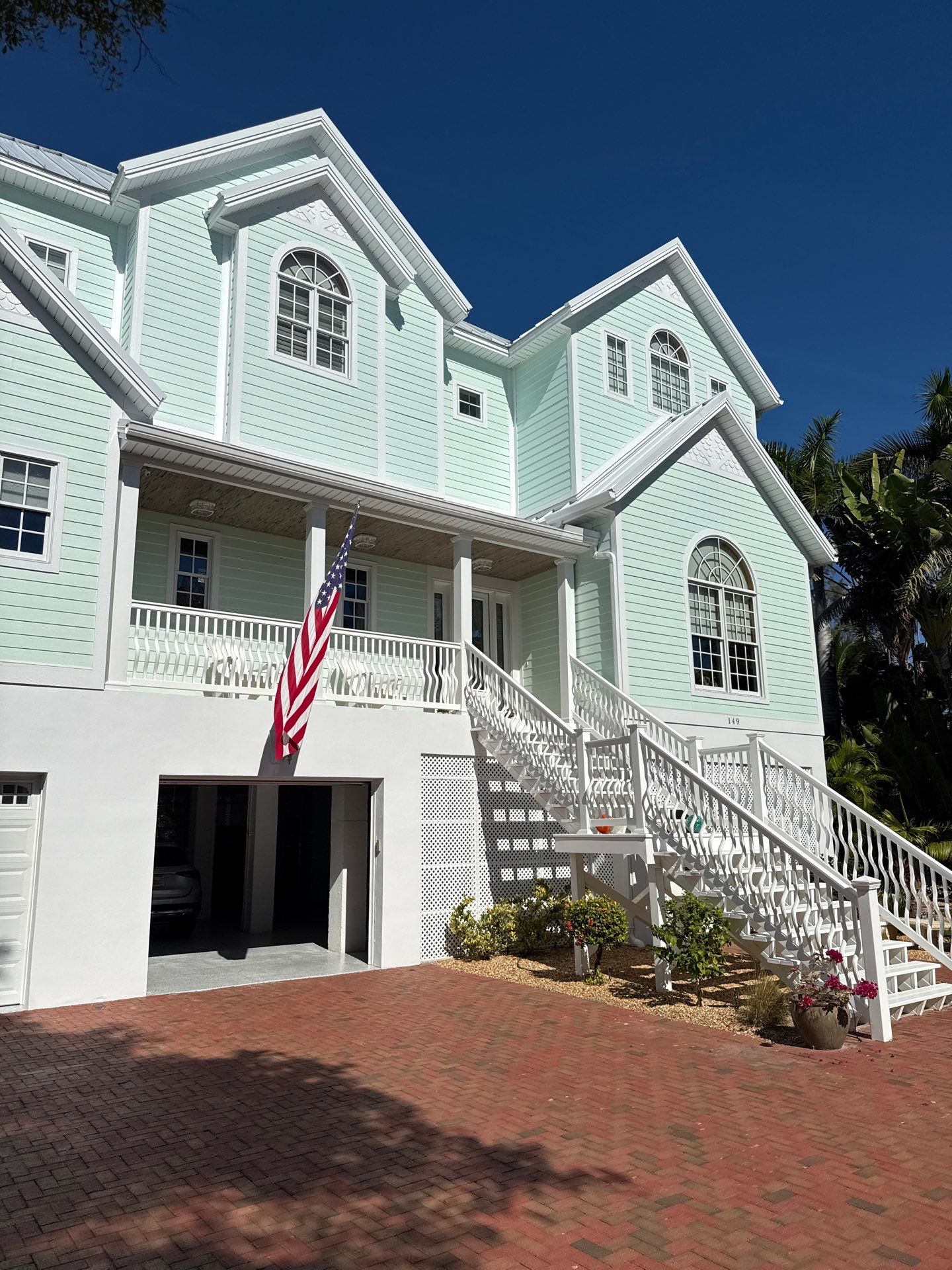 White K Style Seamless Gutters using 6 Inch Seamless Gutters in Siesta Key FL by Gutter Professors