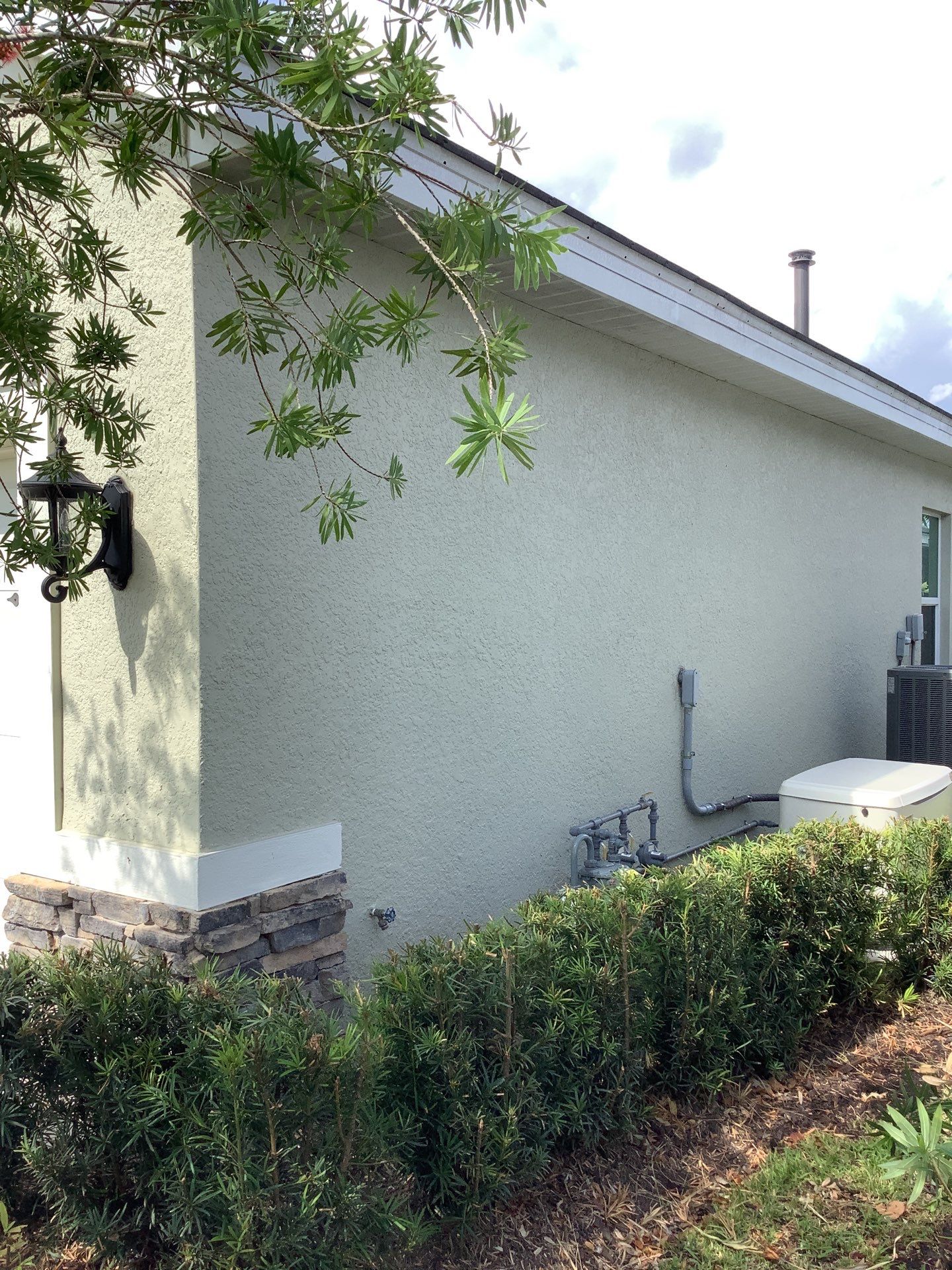 Splash Guard Gutters for Heavy Rain Areas in Fort Myers FL by Gutter Professors