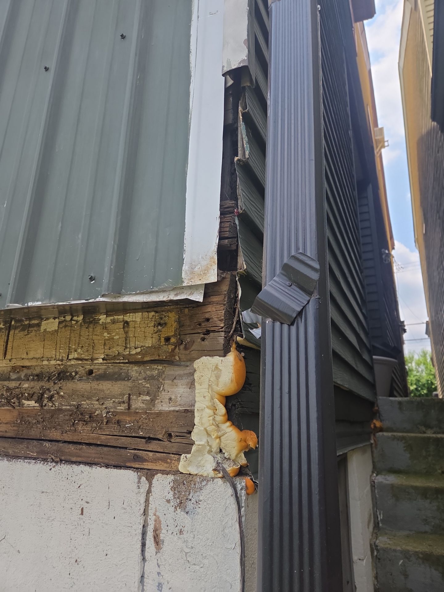 Deck Project in Southside Slopes by Cousins Roofing Siding & Decks