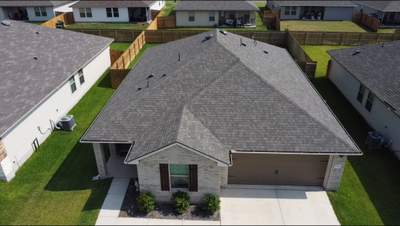 Residential Roofing Installation using Owens Corning Oakridge