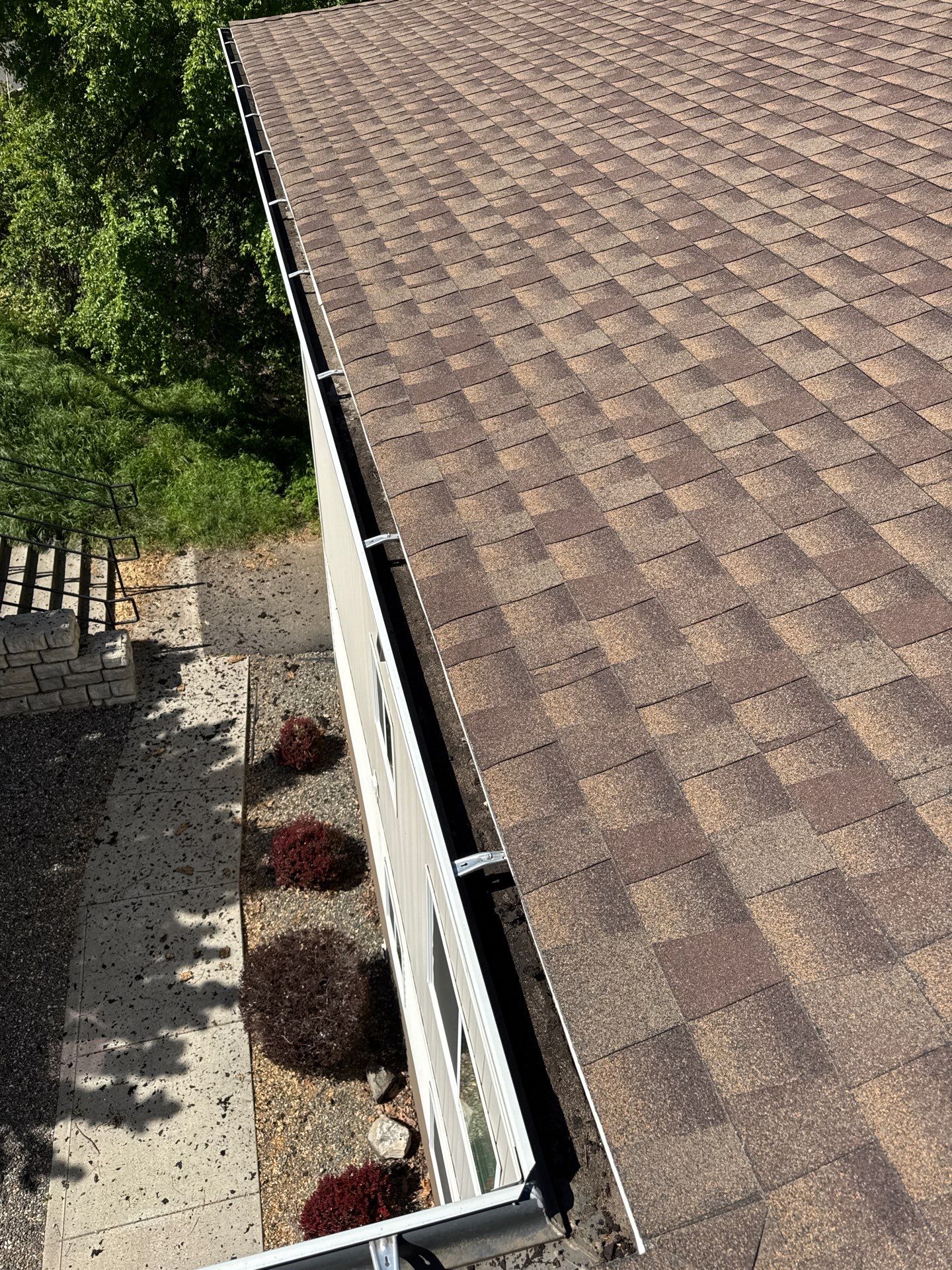 Commercial gutter cleaning Walla Walla, WA after photo with clean gutters
