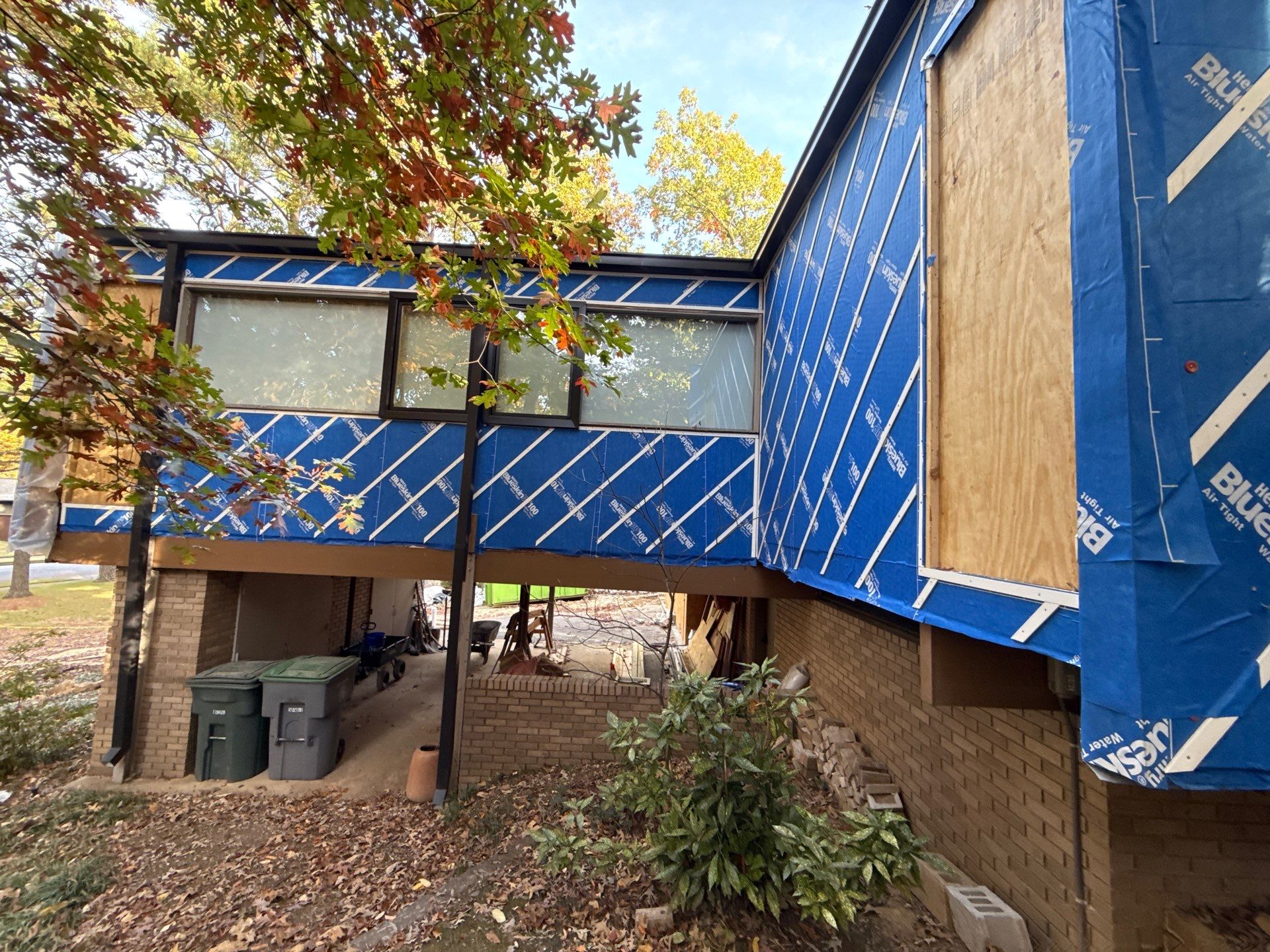Modern Metal Siding and Deck Railing Renovation in Memphis by Revival Roofing Services